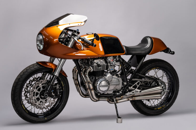 Honda CB400 Four café racer par MotoRelic