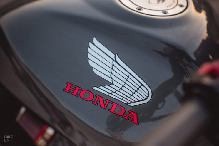 Honda Hornet personnalisé par Francis Von Tuto